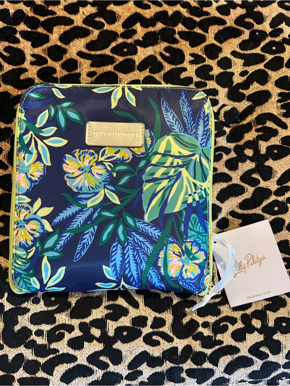 Lilly multi the hottest spot sackable tote bag